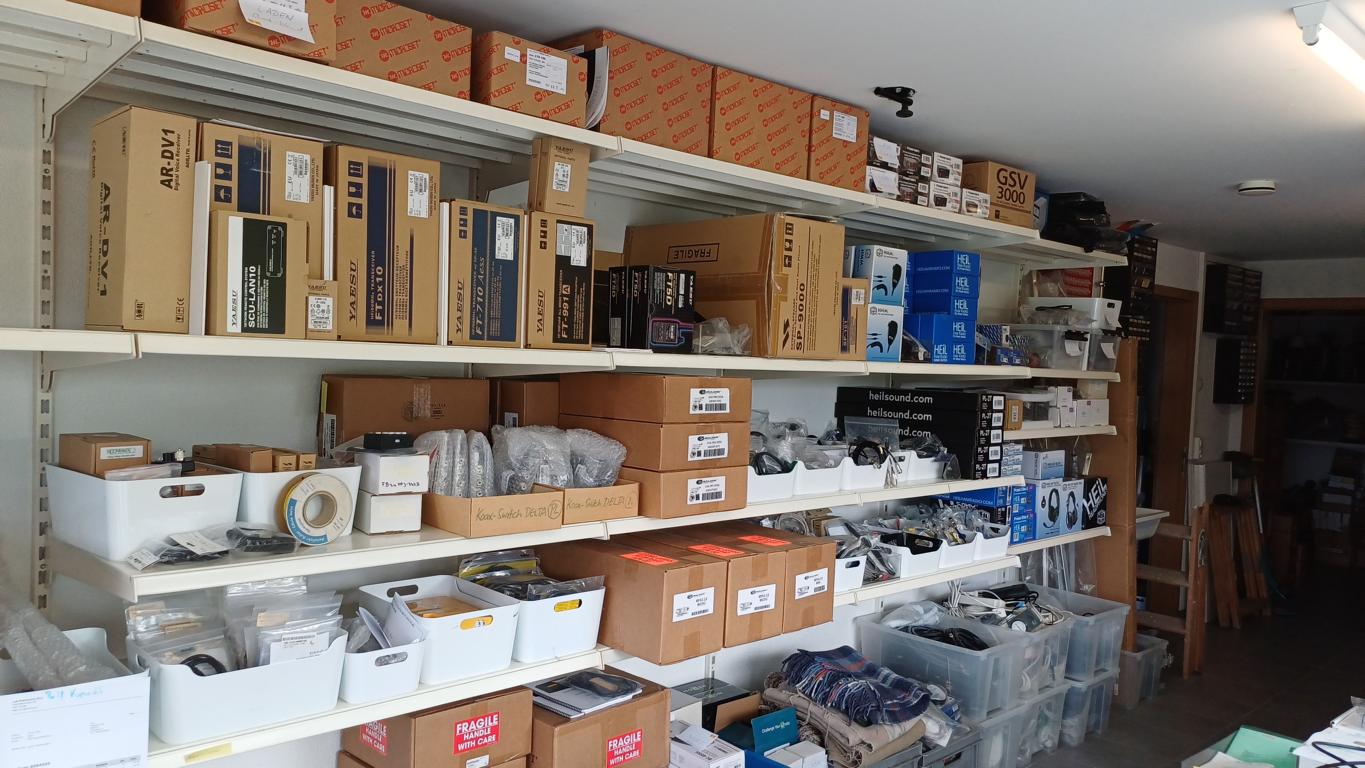 Wir sind keine 'Box-Mover' - wir liefern ab eigenem Lager!