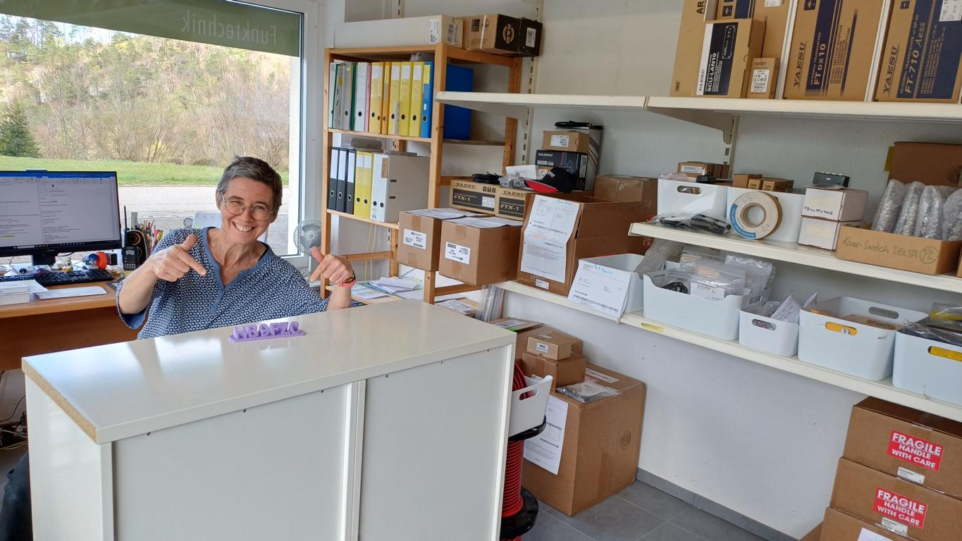 ...und heute hat die Carine alle Fäden in der Hand und bedient auch prompt und individuell :-)